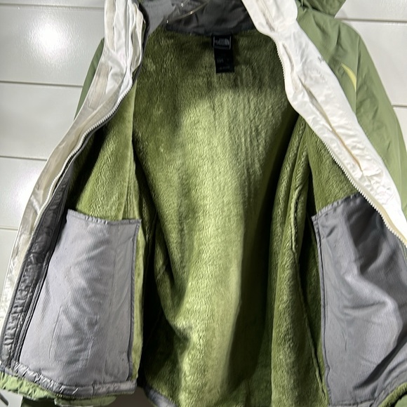 North Face Women’s 2 piece jacket Medium removable fleece jacket inside - Picture 5 of 6